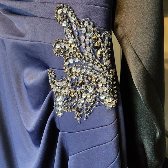 Full length navy off the shoulder gown size 8 - Picture 2 of 4